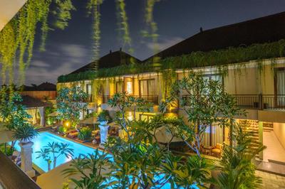 d'Penjor Seminyak