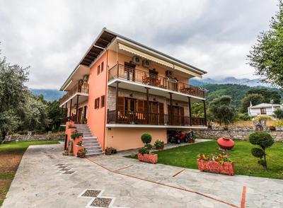 Dryades Apartments & Studios