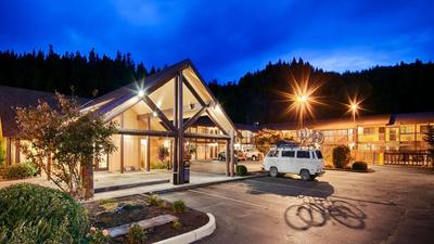 Oakridge Inn & Suites