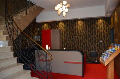 Logis Hôtel du Centre - Halte idéale en cyclotourisme avec garage à vélos clos