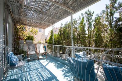 Modern Fully Equipped Apartment with Balcony and Rooftop - CT1