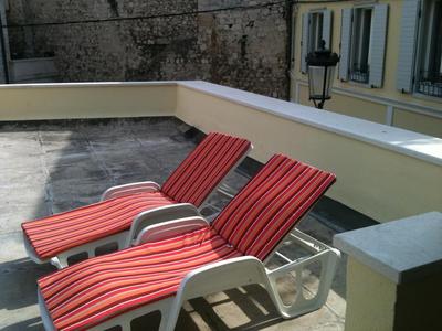 Split Artistic Apartments