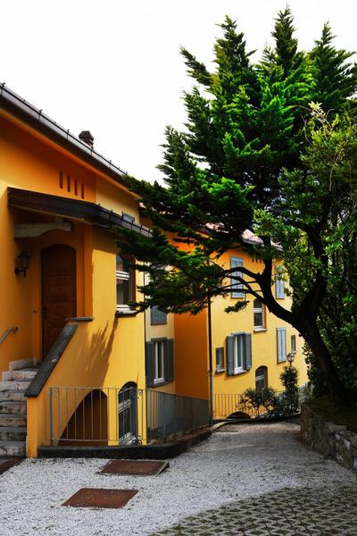 Charming Lake View Apartment