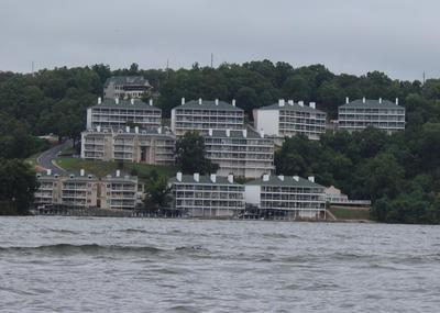 Lake Ozarks Get Away Topsider