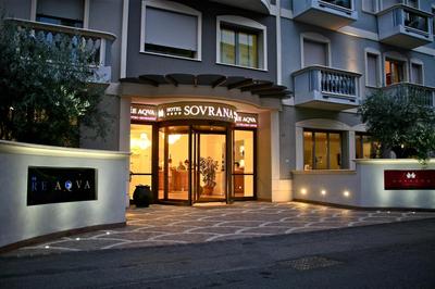 Sovrana Beach Hotel - Pet Friendly - Breakfast until 12 - Parking