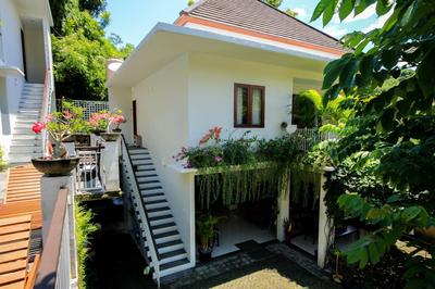 Dewi Villa Padangbai Hotel