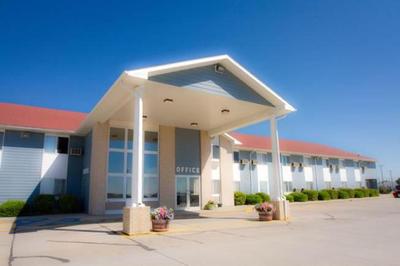 Alliance Hotel & Suites, a Howard Johnson by Wyndham
