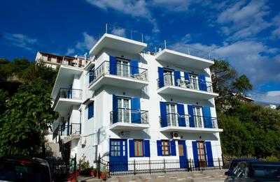 Syraina Apartments