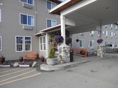 Grand View Inn & Suites