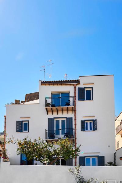 Santina Suites
