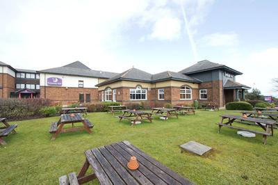 Premier Inn Livingston - M8 Jct3