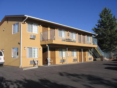 Heritage House Motel