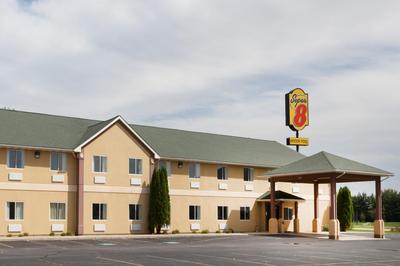 Super 8 by Wyndham Huntington