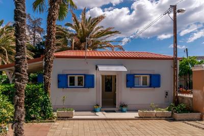 Beachfront House with Private Heated Jacuzzi and Garden Zadar