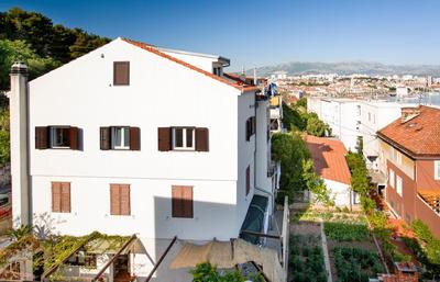 Marasovica Apartments