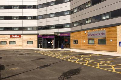 Premier Inn Manchester Airport - M56/J6 Runger Lane North