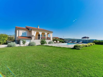 Villa in Debeljak With Private Pool