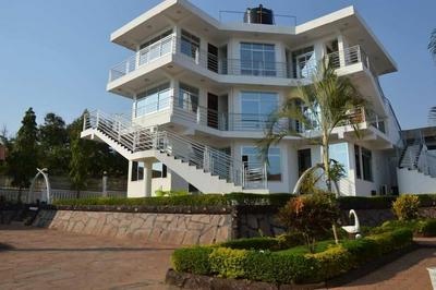 Mahale Classic Lodge