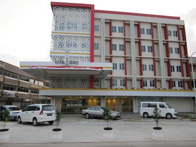 Nite & Day Batam Jodoh Square