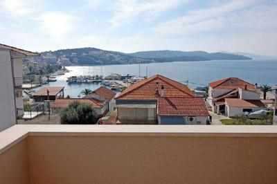 Central - 40m From the Beach - A3