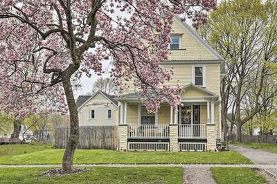 Idyllic Rochester Apt w/ Hot Tub: 2 Miles to Dtwn!