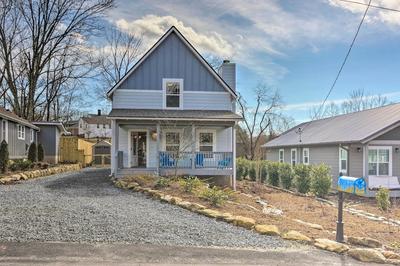 Downtown Brevard Retreat With Fire Pit & Deck!