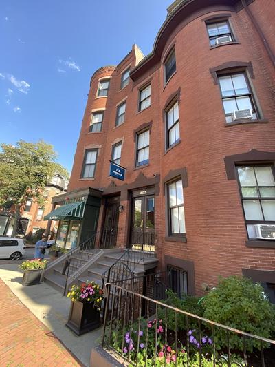 Maverick Suites at 402 Columbus Ave