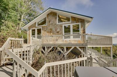 Blowing Rock Home w/ Hot Tub & Mountain-view Deck!