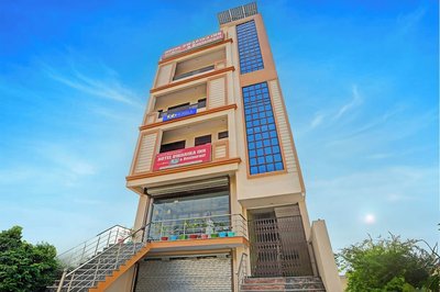 Fabhotel Dwarika Inn