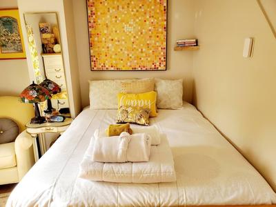Room-cozy Yellow Queen Bed By Yale U