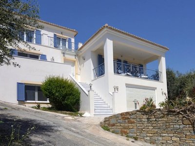 Villa in Finikounta Near Sandy Beach