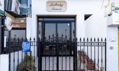 Stunning Seaviews Prime Location Lovely Home