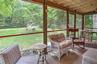 Harbert Cottage w/ Fire Pit: Half Mile to Beach!