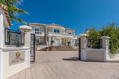 Frido Luxury Villa - 600 Sqm