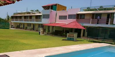 Hotel Laguna Encantada