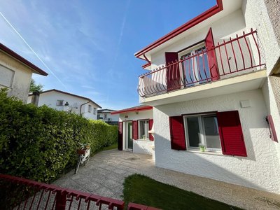 Spacious Villa on two Floors With Corner Garden