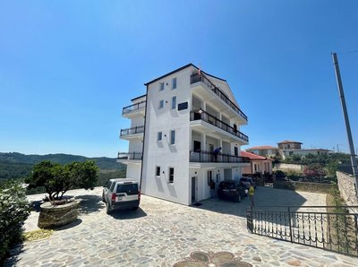 Ishëm Greenview Apartments