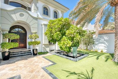 Maison Privee - Glamourous Beachfront Villa on The Palm w/ Pool