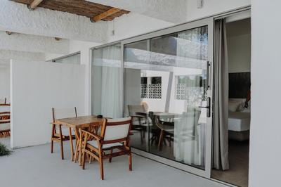 BLACK AMBER BOUTIQUE HOTEL