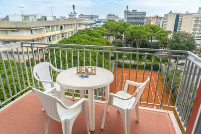 Side sea View Flat for 6 Guests Near Bibione Beach