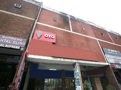 OYO 990 Hotel Paradise