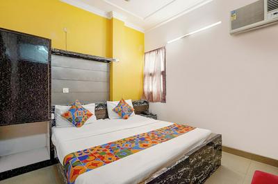 Fabhotel Richa Palace