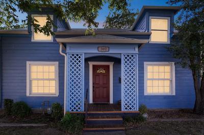 The Old Downtown Historic Grand Prairie House 4 Bedroom Home by RedAwning