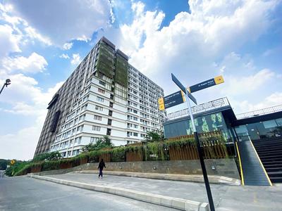 Cozy and Warm Studio at LRT City Jatibening Apartment