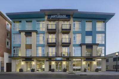 Art House Hotel and Suites