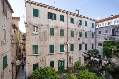 JR Luxury Guesthouse