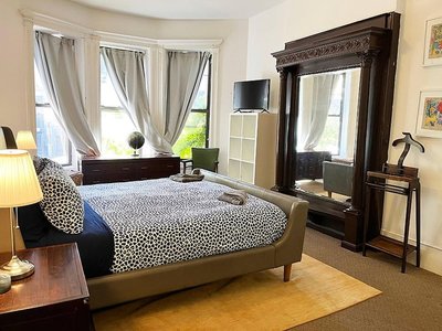 Lovely two Bedroom With Patio!