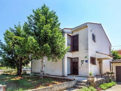 Holiday Home in Pula Near Crystal Clear Sea