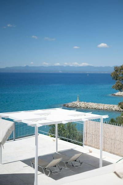 Seafront Pouletis Family Aeraki Nest With Pool
