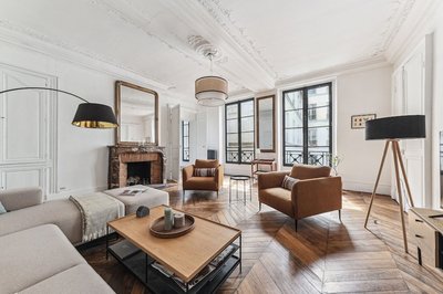4BR Stylish Stay in the Heart of Marais